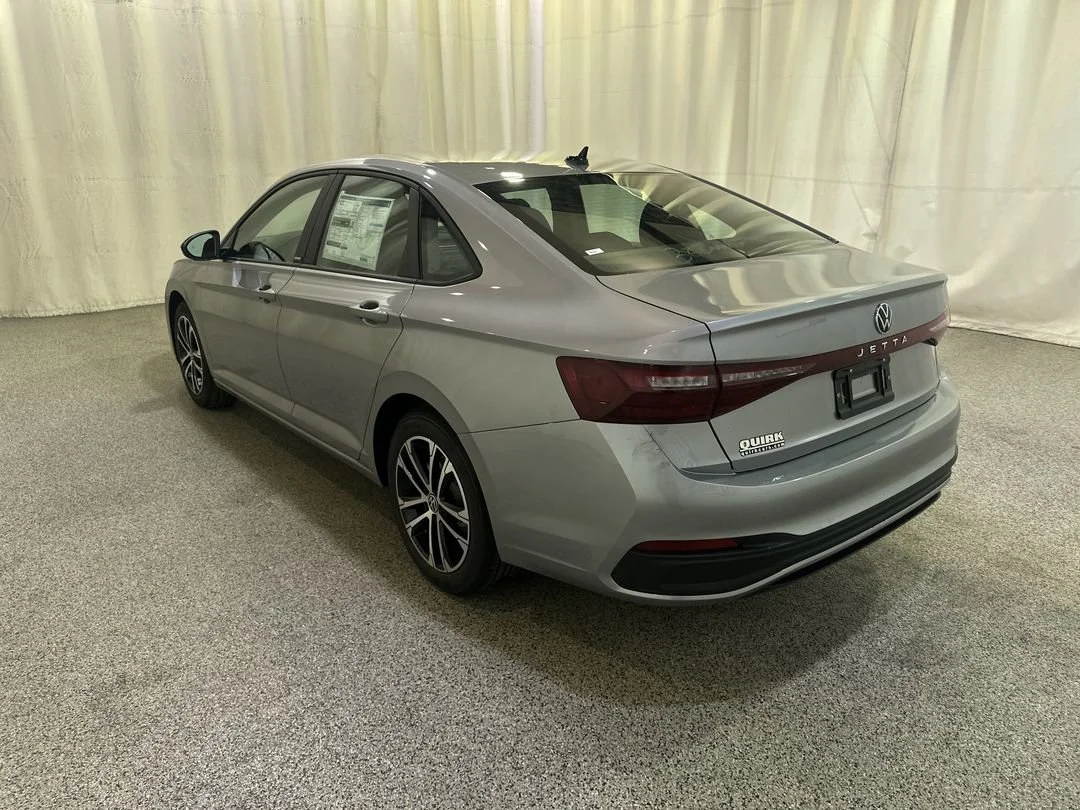 2026 Volkswagen Jetta Sport - Photo 9