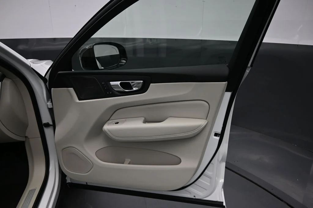 Used 2026 Crystal White Volvo Ultra image 21