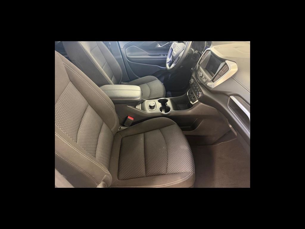 Used 2022 White GMC SLE image 18