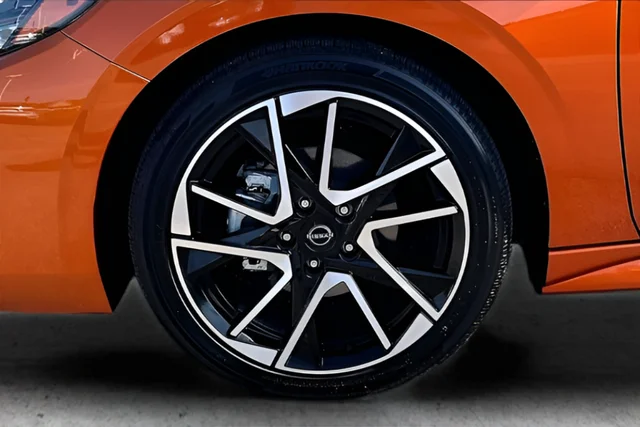 Used 2025 Orange Nissan SR image 32