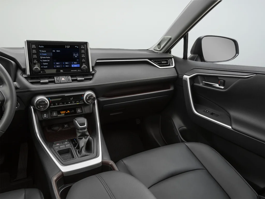 Used 2020 Silver Toyota XLE image 48