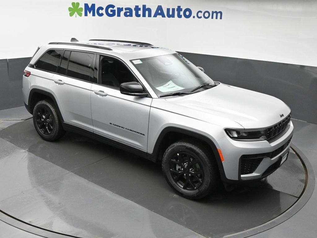 New 2026 Silver Zynith Jeep Altitude image 3