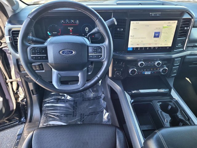Used 2025  Ford Lariat image 9