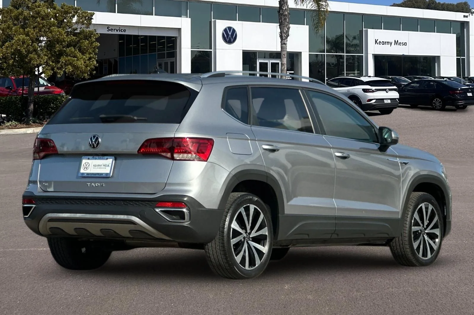 Certified Used 2022 Silver Volkswagen 1.5T SE image 4