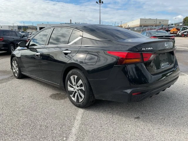 Used 2021 Black Nissan 2.5 S image 5