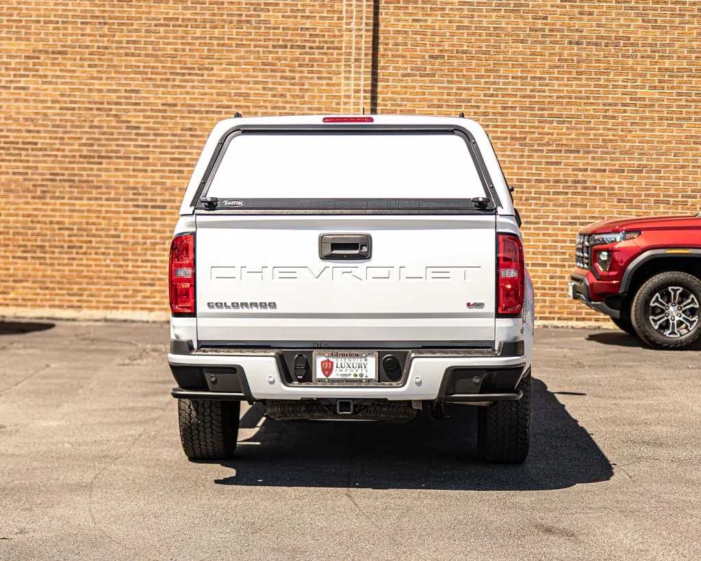 Used 2022 White Chevrolet Z71 image 12