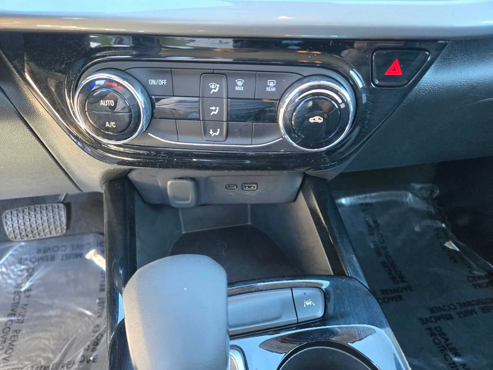 Used 2025 Summit White Chevrolet LT image 17