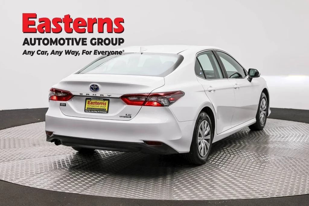 Used 2023 White Toyota LE image 5