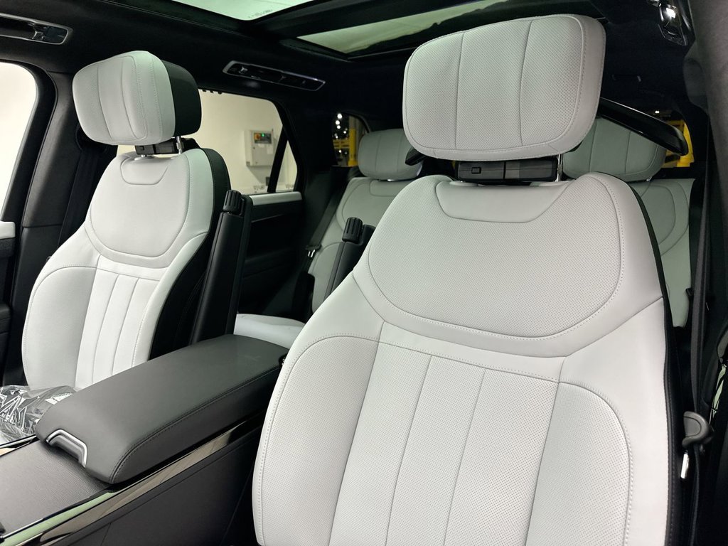 New 2026 Varesine Blue Metallic Land Rover Autobiography image 10