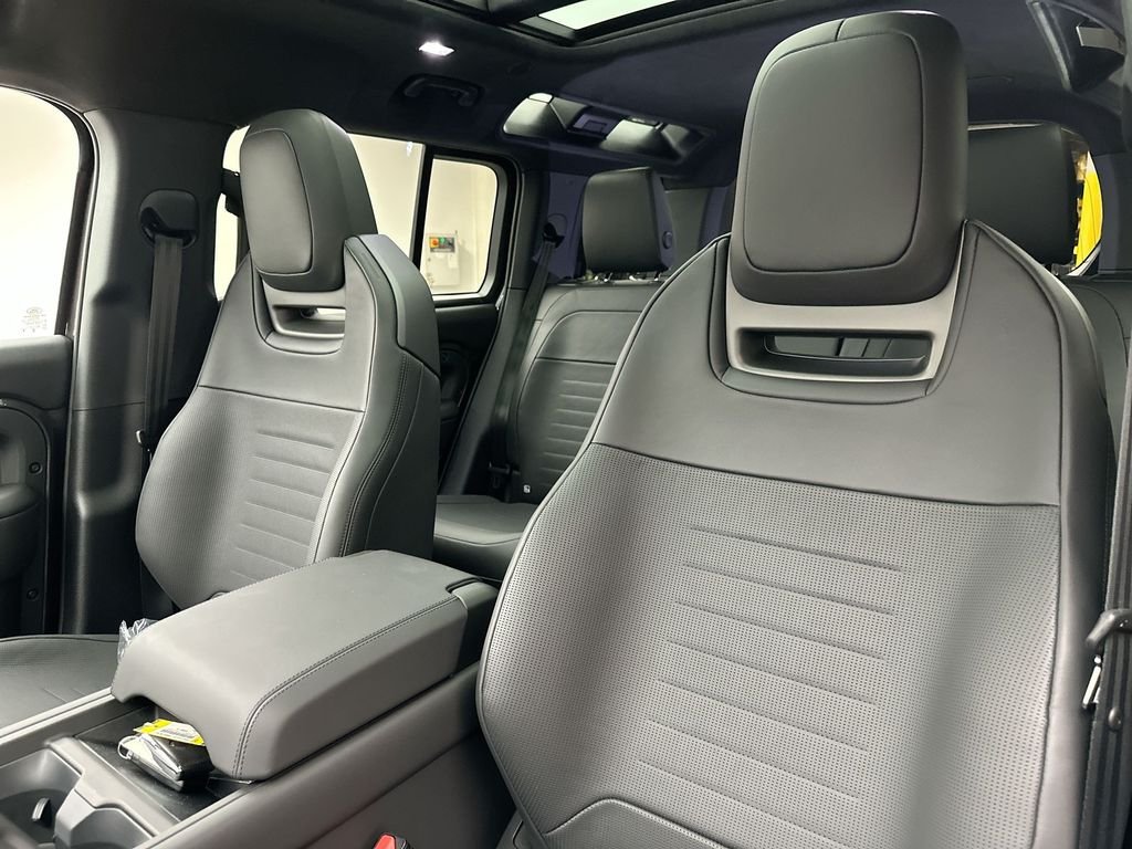 New 2026 Charente Grey Land Rover OCTA image 20