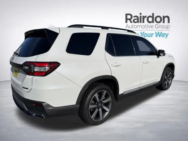 Used 2024 Platinum White Pearl Honda Touring image 7