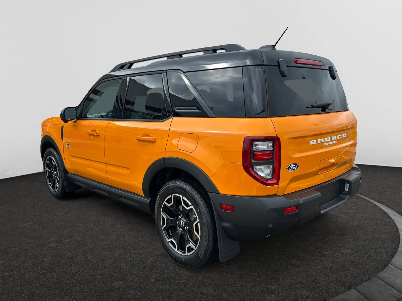 New 2026 Orange Fury Metallic Tri-Coat Ford Outer Banks image 3