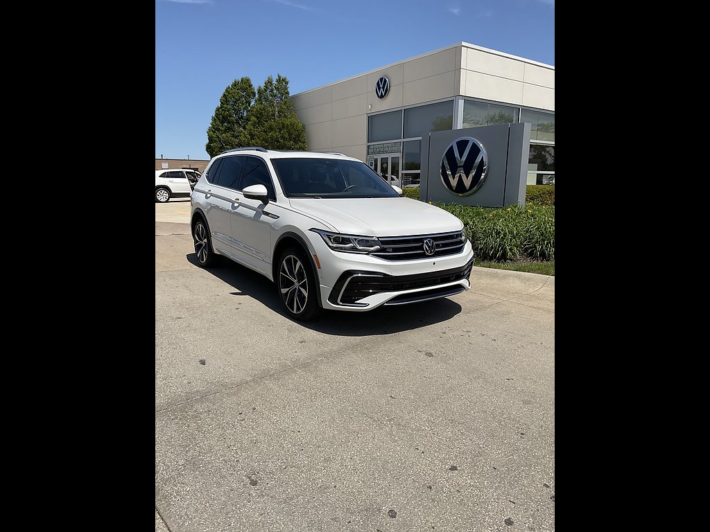 2023 Volkswagen Tiguan 2.0T SEL R-Line 4Motion's photo