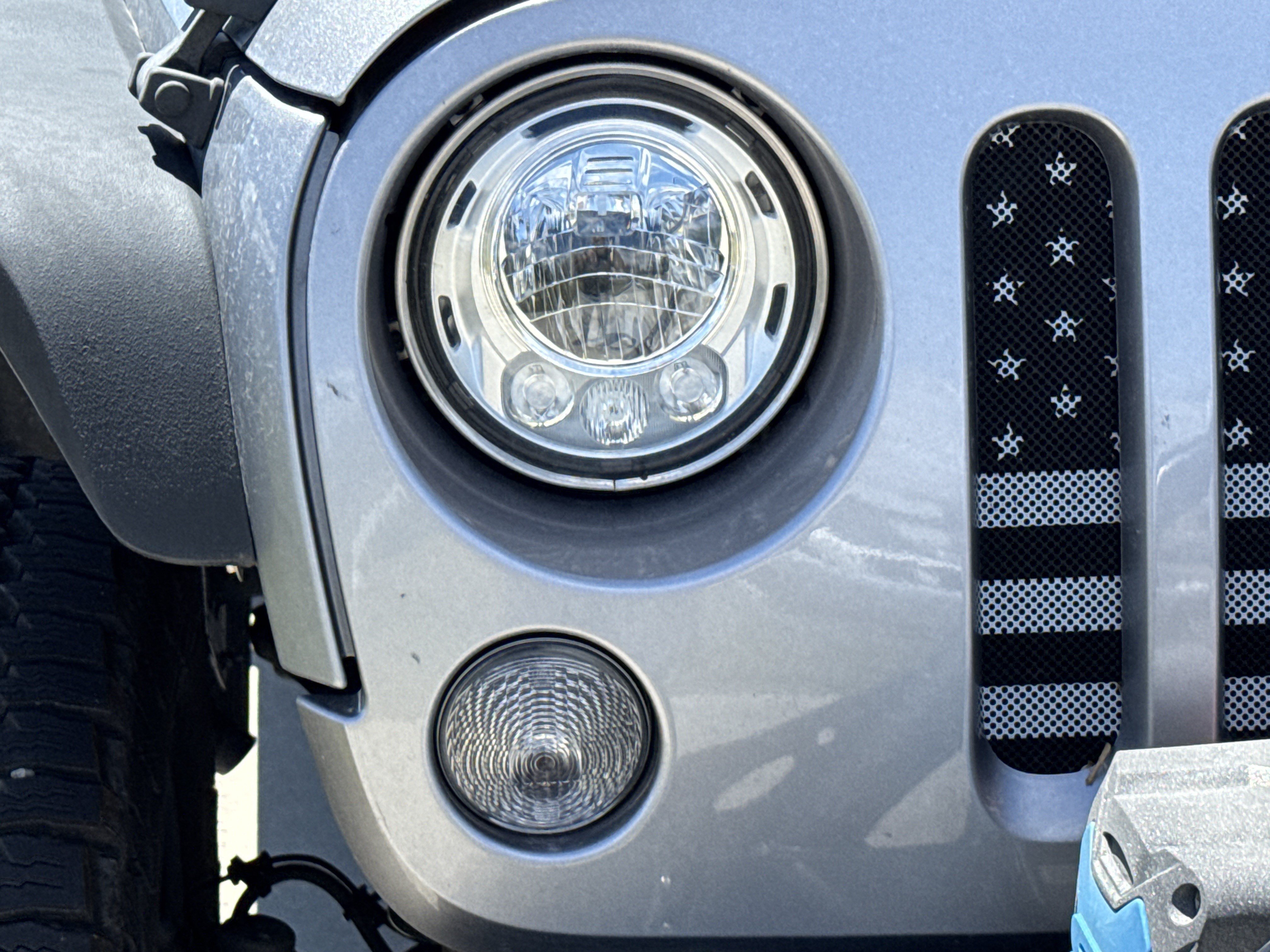 Used 2018 Silver Jeep Rubicon 4x4 image 10