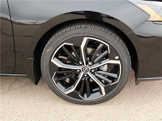 New 2026 KH3 Super Blac Nissan SR Front-Wheel Drive Sedan image 5