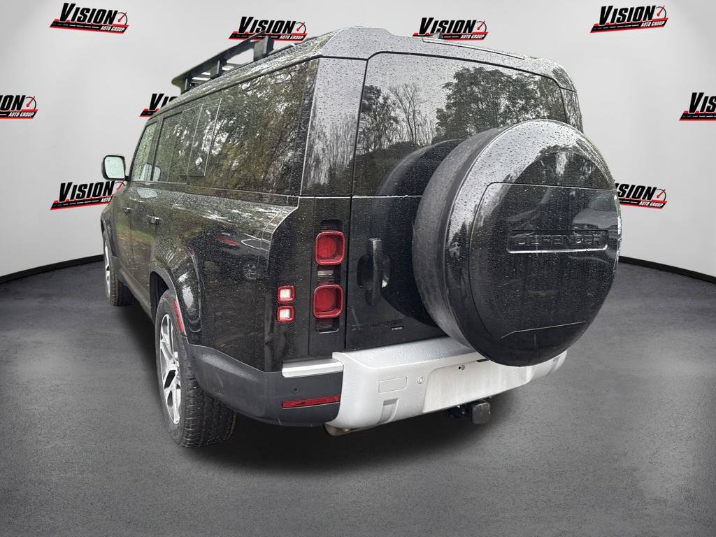 Used 2023 Black Land Rover SE image 7