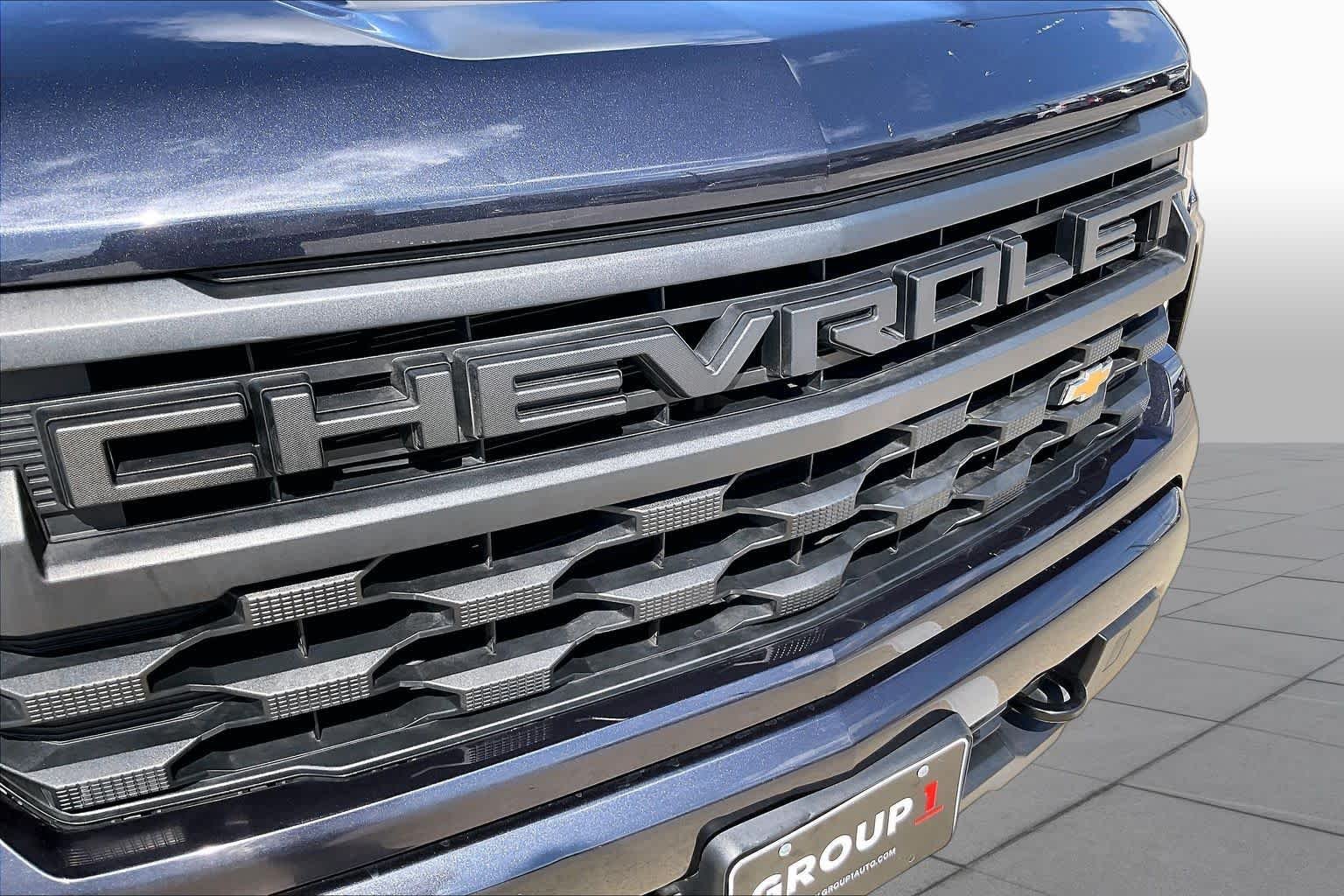 Used 2022 Dark Ash Metallic Chevrolet Custom image 29