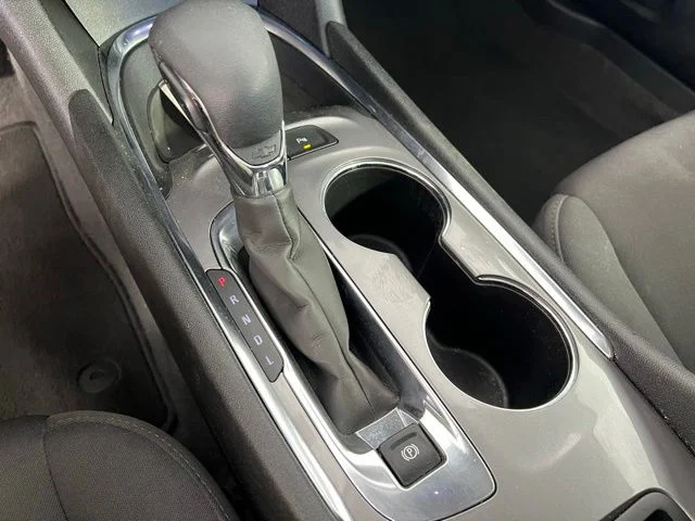 Used 2024 White Chevrolet LT image 22