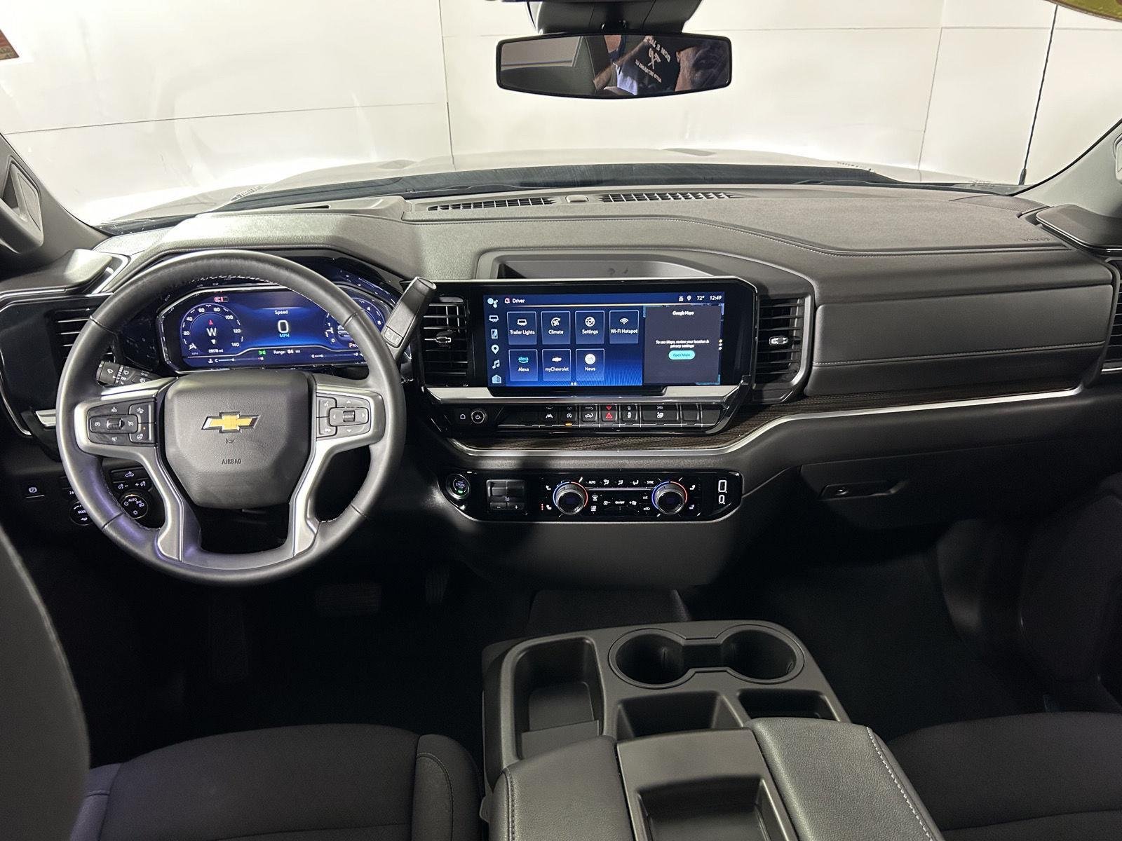 Used 2025 Black Chevrolet LT image 27
