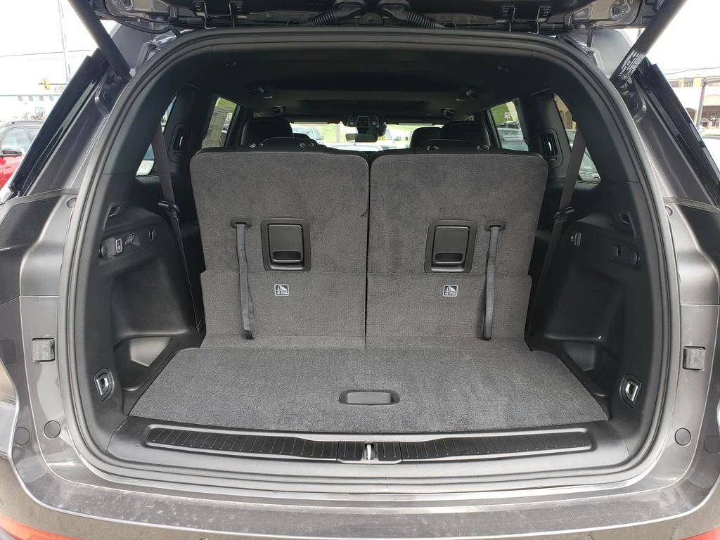 New 2026 Baltic Gray Metallic Clear-Coat Exterior Paint Jeep Laredo Altitude image 5