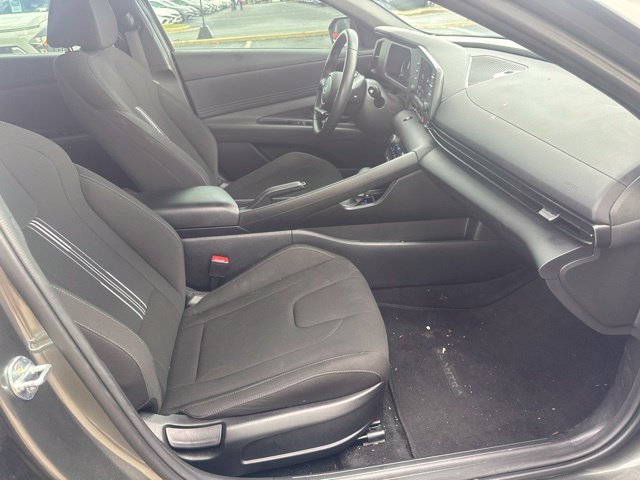 Used 2025 Gray Hyundai SEL Sport image 24