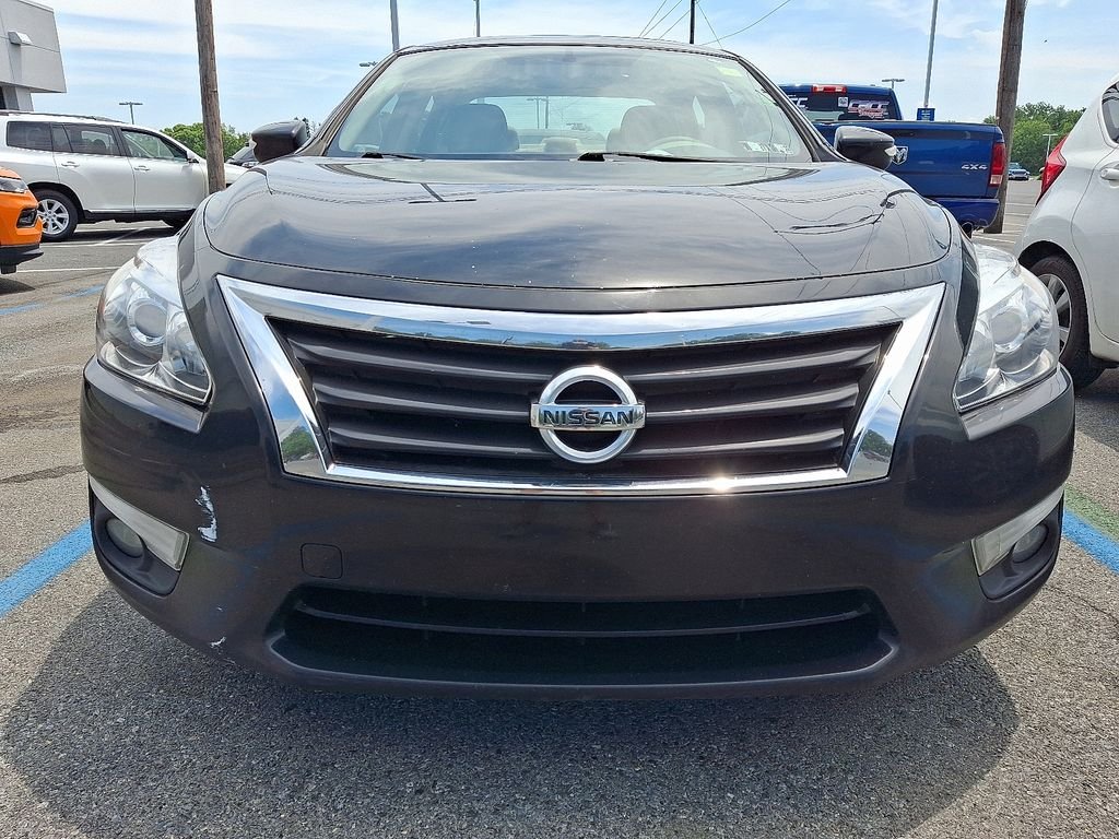 Used 2015 Black Nissan 2.5 SL image 2