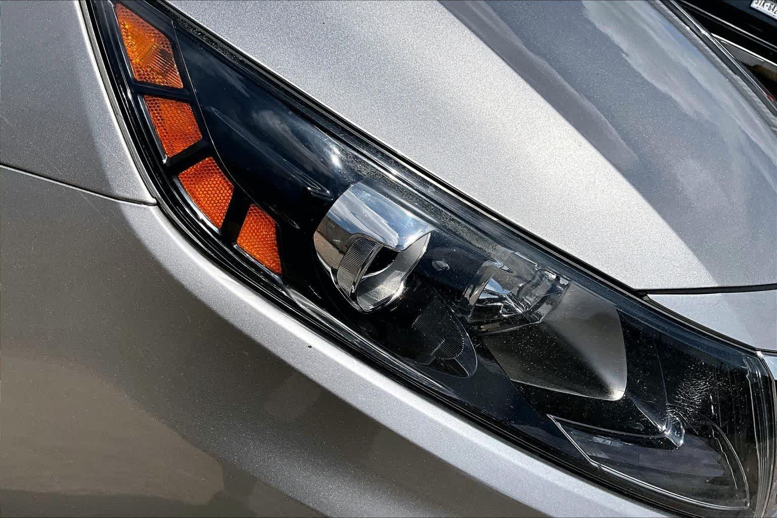 Used 2012 Satin Metal Kia LX image 27