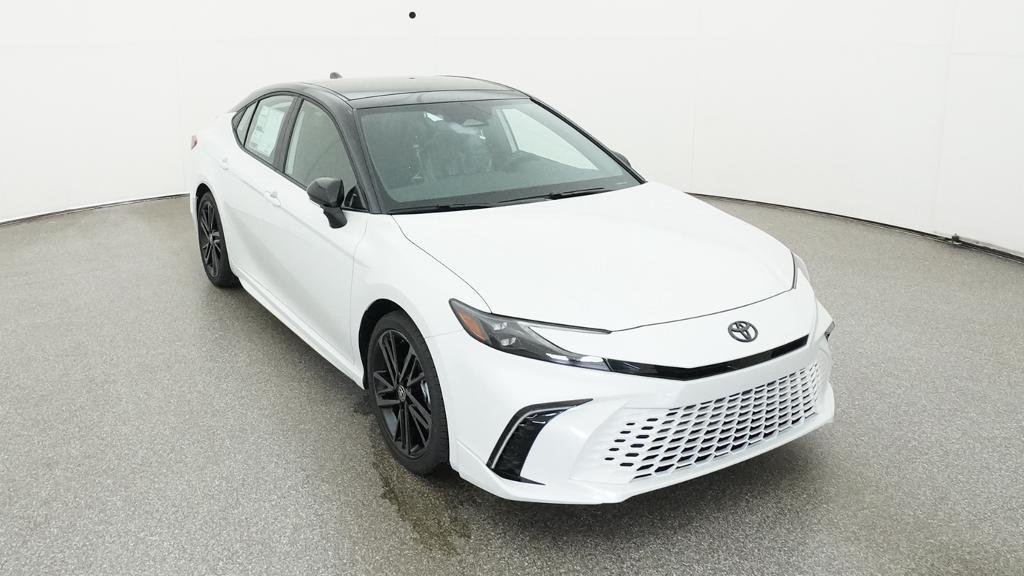 New 2026 Wind Chill Pearl with Midnight Black Metallic roof Toyota XSE image 8