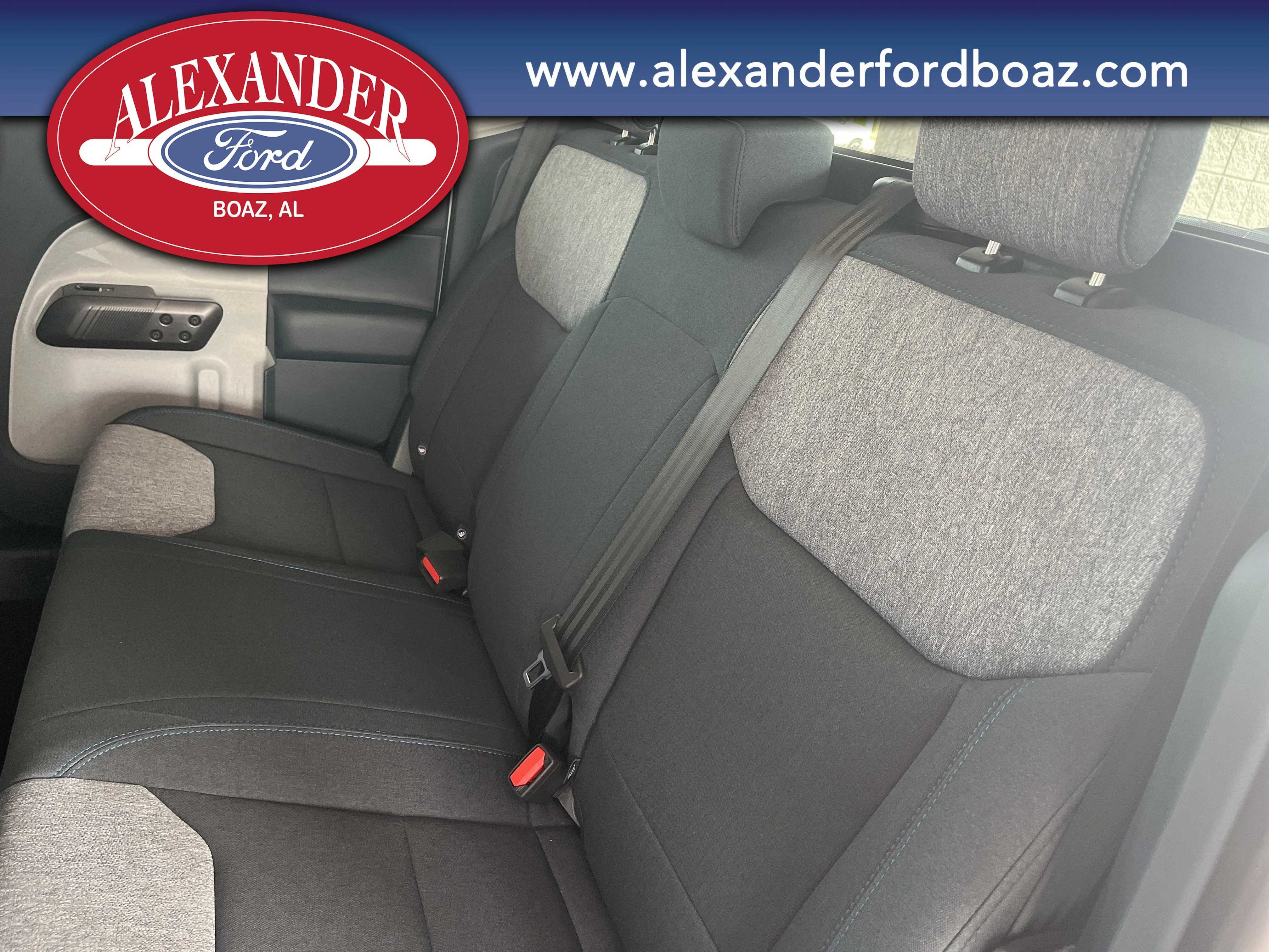 New 2026 Oxford White Ford XLT image 14