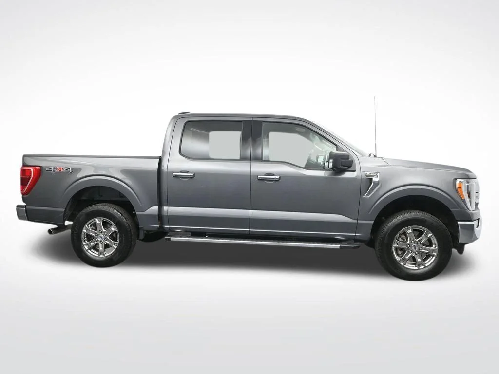 Used 2023 Gray Ford XLT image 4