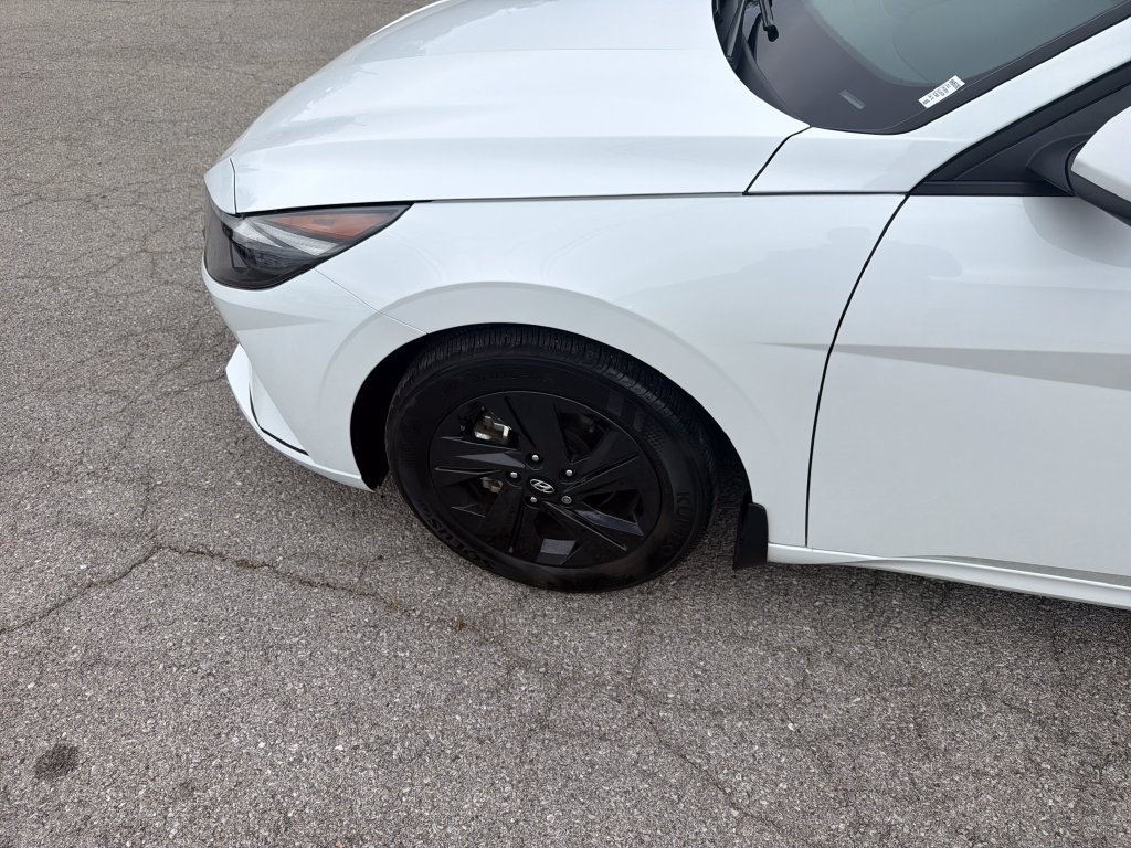 Used 2022 Gray Hyundai SEL image 10