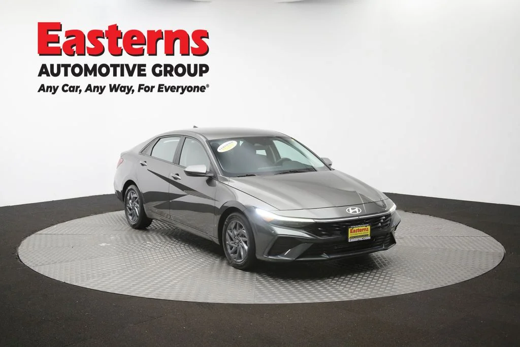 Used 2024 Gray Hyundai SEL image 48