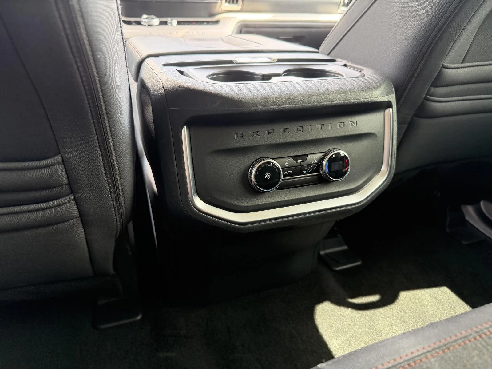 Used 2025 Oxford White Ford Active image 9
