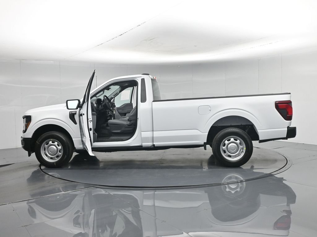 New 2026 Oxford White Ford XL image 4