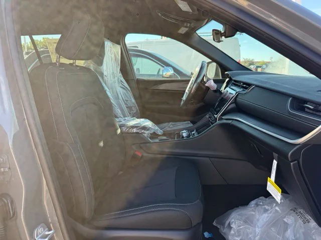 New 2027 Gray Jeep Laredo X image 8