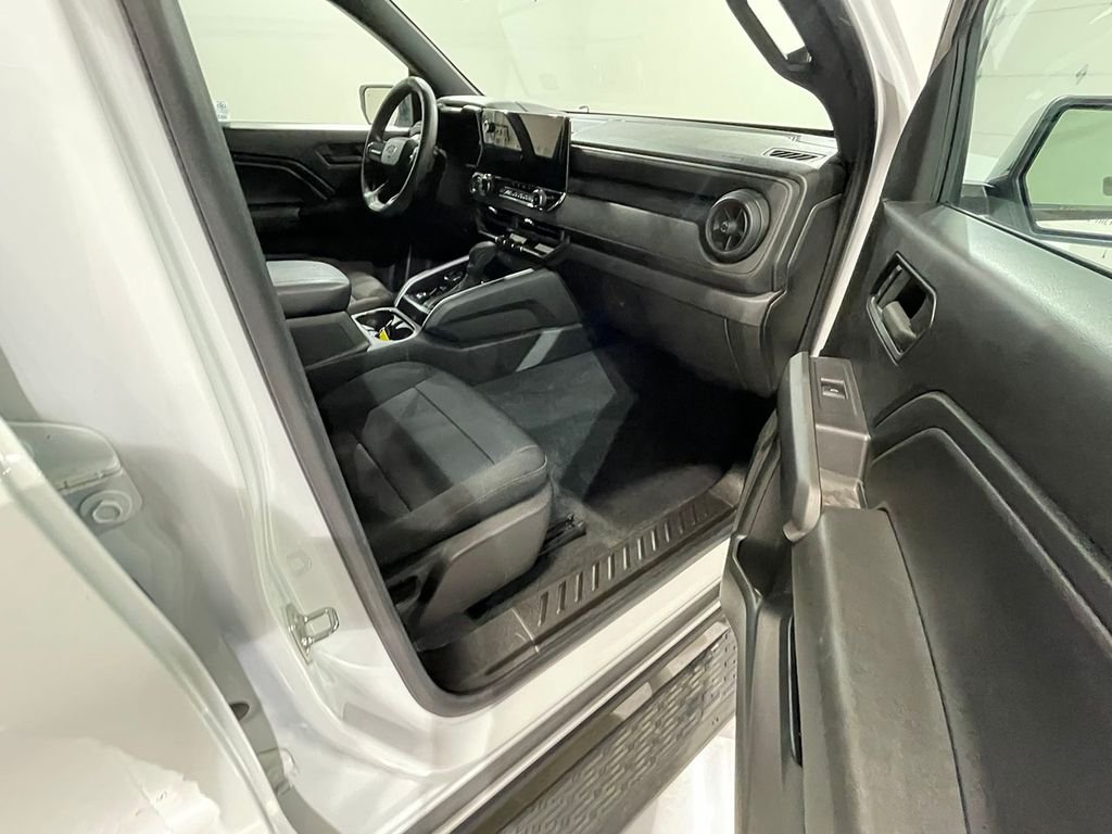 Used 2023 White Chevrolet Trail Boss image 26
