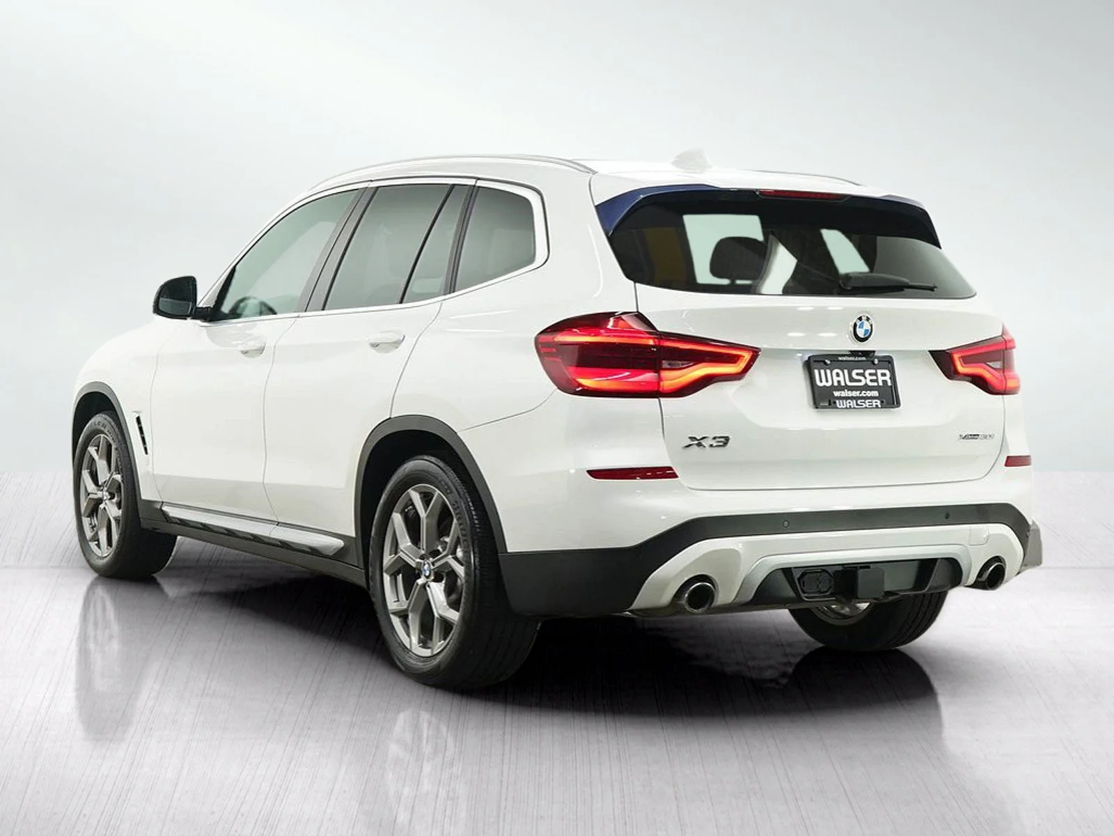 Used 2021 Alpine White BMW xDrive30i image 4