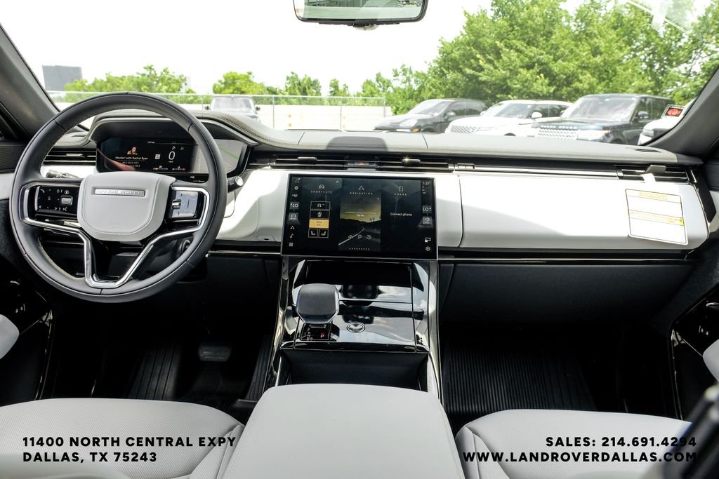 New 2026 Santorini Black Metallic Land Rover SE image 17