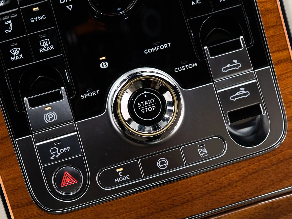 Certified Used 2026 White Sand - by Mulliner Bentley Azure image 39