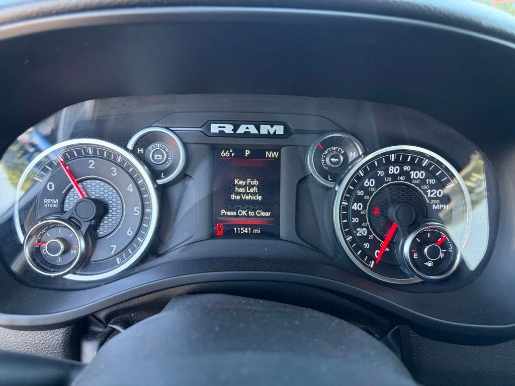 Used 2024 White Ram Big Horn/Lone Star image 11