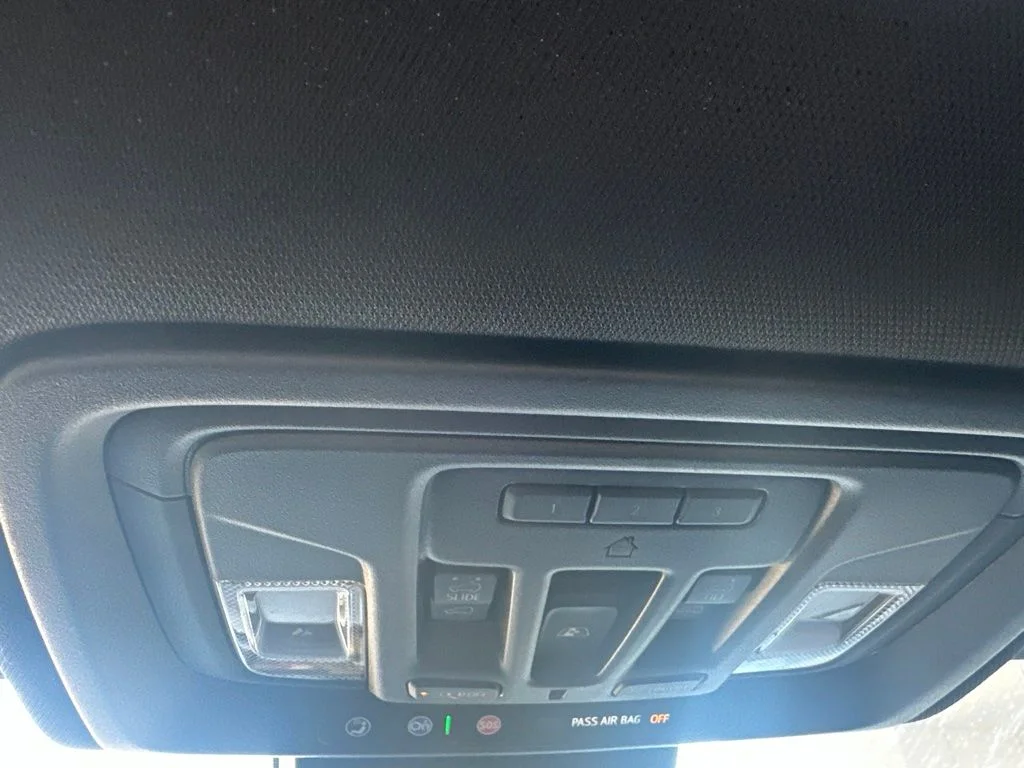 Used 2022 Blue GMC AT4 image 29