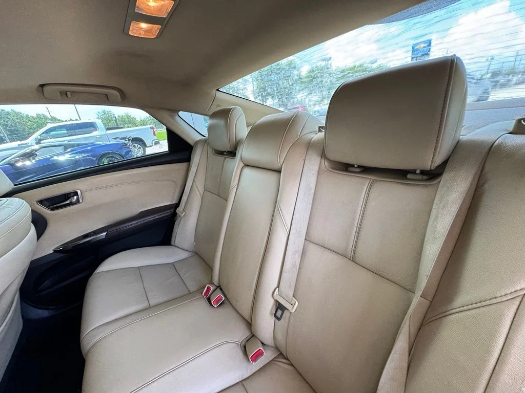 Used 2015  Toyota XLE Premium image 20