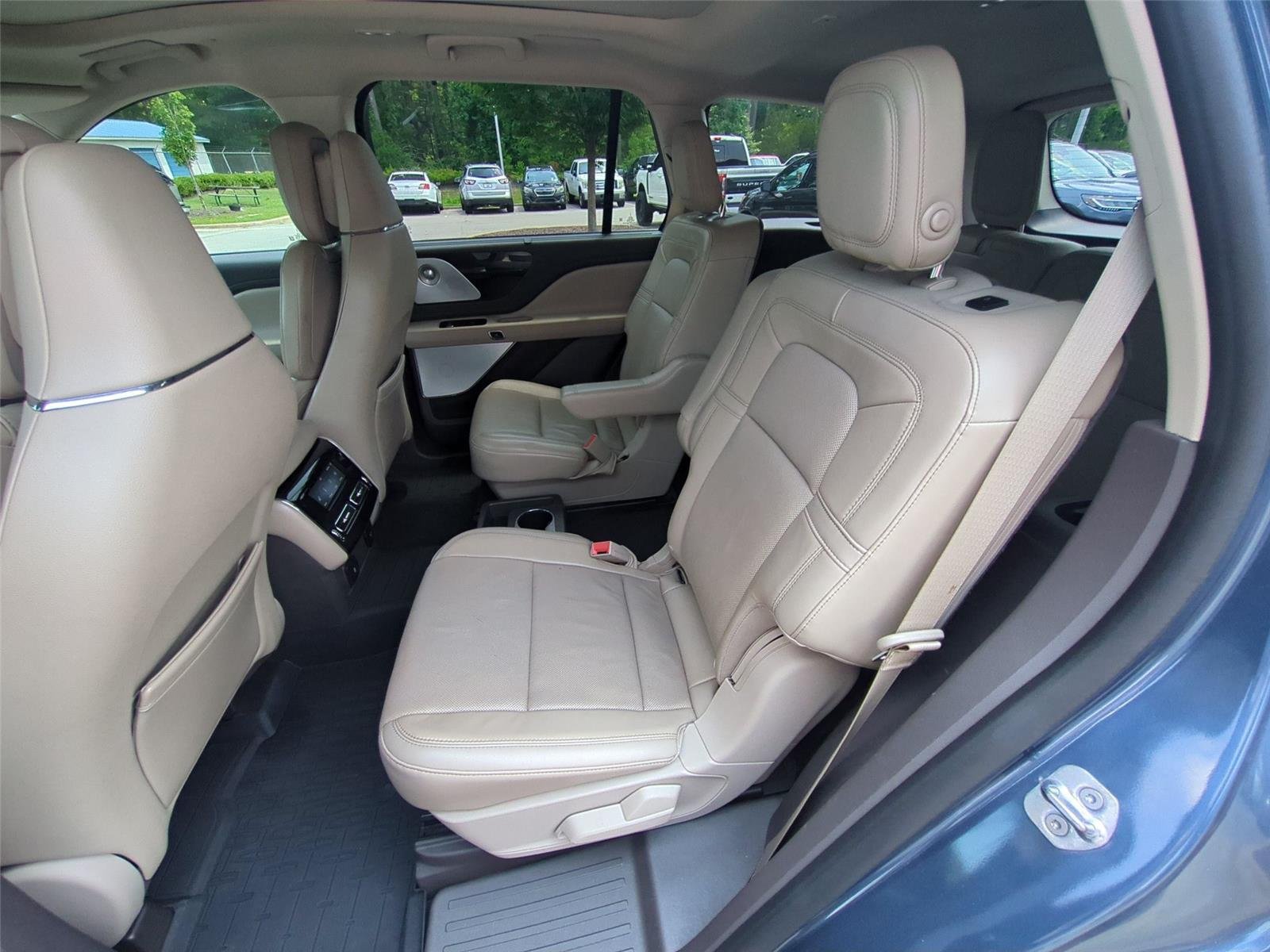 Used 2020 Blue Diamond Metallic Lincoln Reserve image 34