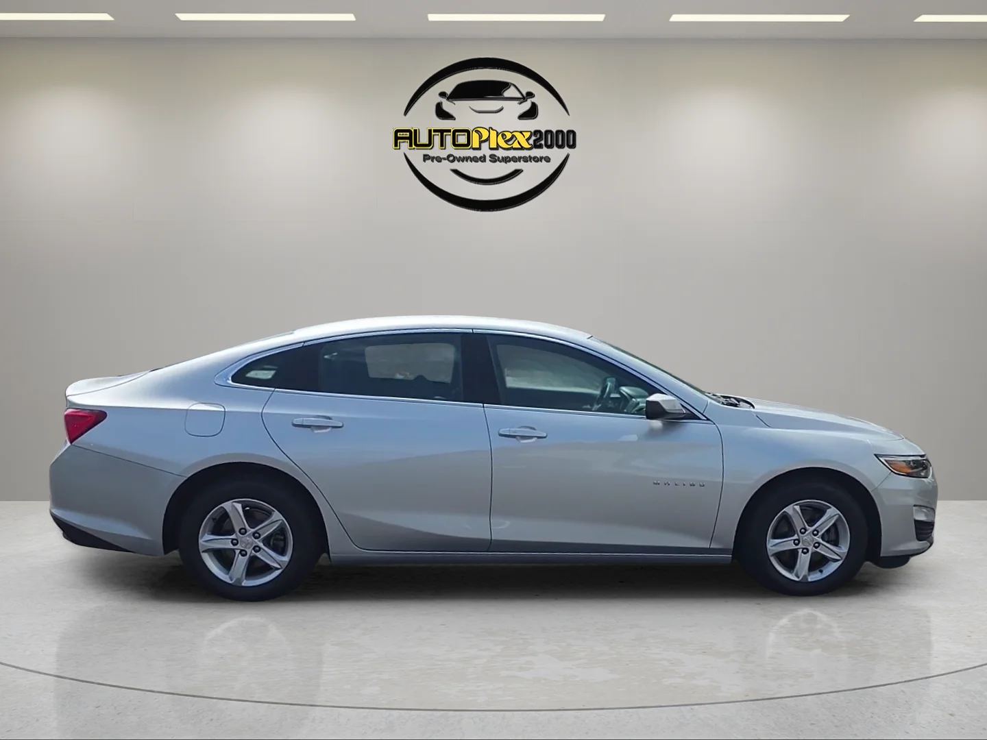 Used 2022 Silver Chevrolet LS image 8