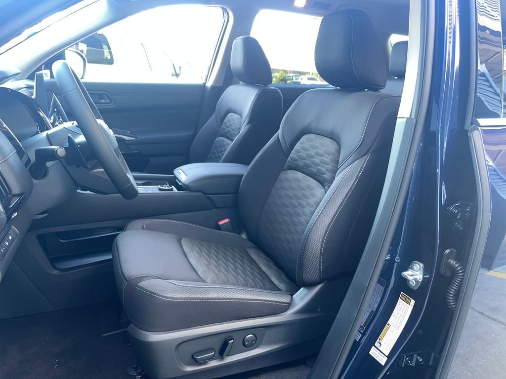 2026 Nissan Pathfinder SV - Photo 10