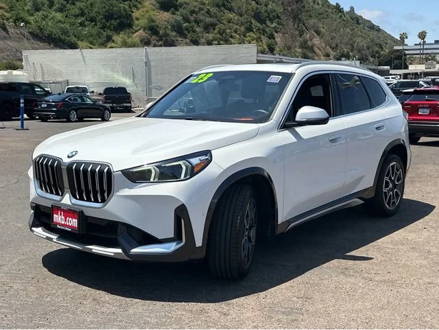 Used 2023 White BMW xDrive28i image 10