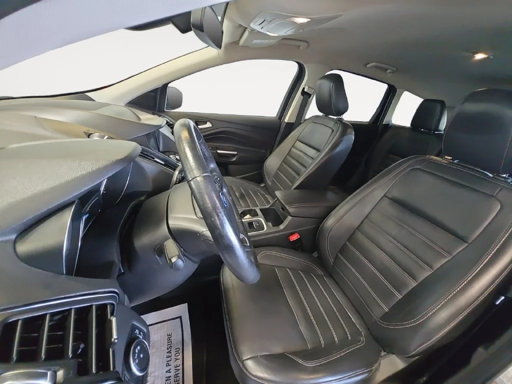 Used 2019 Silver Ford Titanium image 16