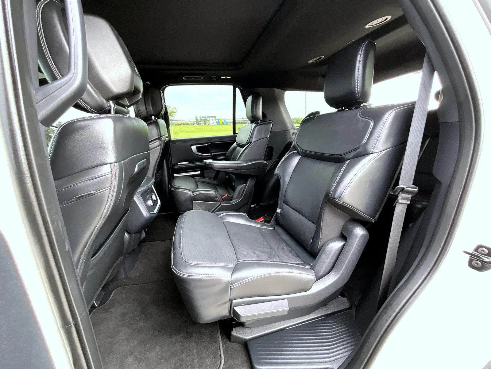 Used 2026 White Ford Platinum image 21