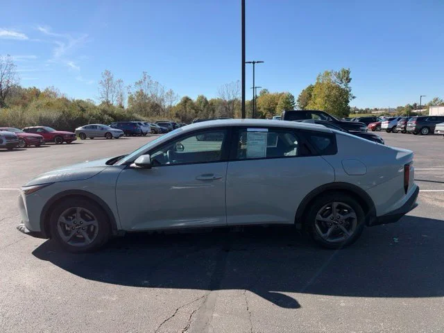 Used 2025 Gray Kia LXS image 9