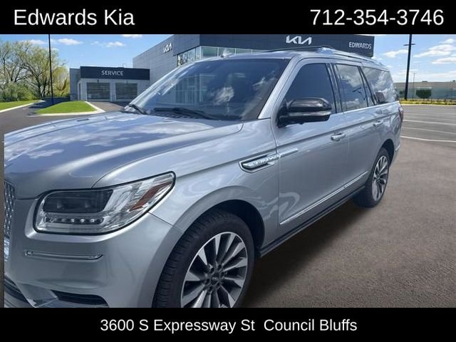 Used 2020 Gray Lincoln Reserve image 1